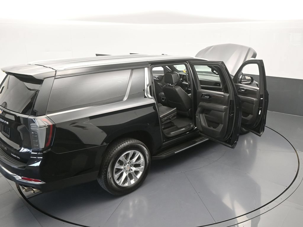Used 2026 Chevrolet Suburban Premier AWD/4WD image 77