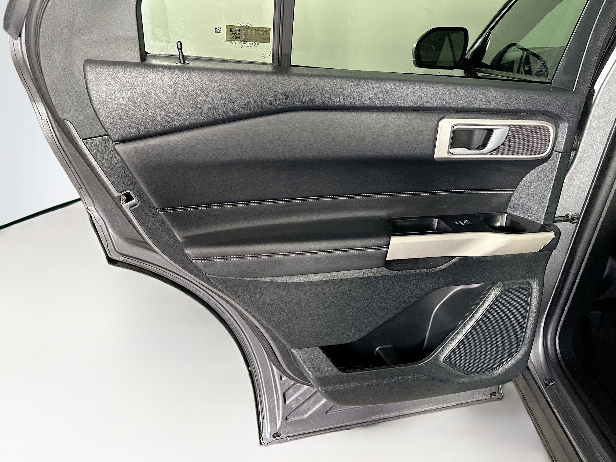 Used 2024 Ford Explorer XLT w/ Equipment Group 202A image 26