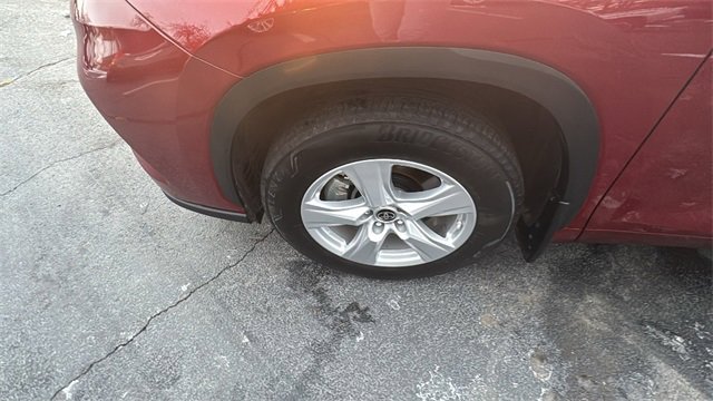 Used 2024 Toyota Highlander LE image 37