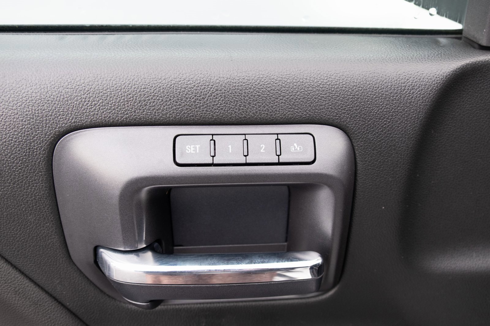 Used 2018 GMC Sierra 1500 SLT image 17