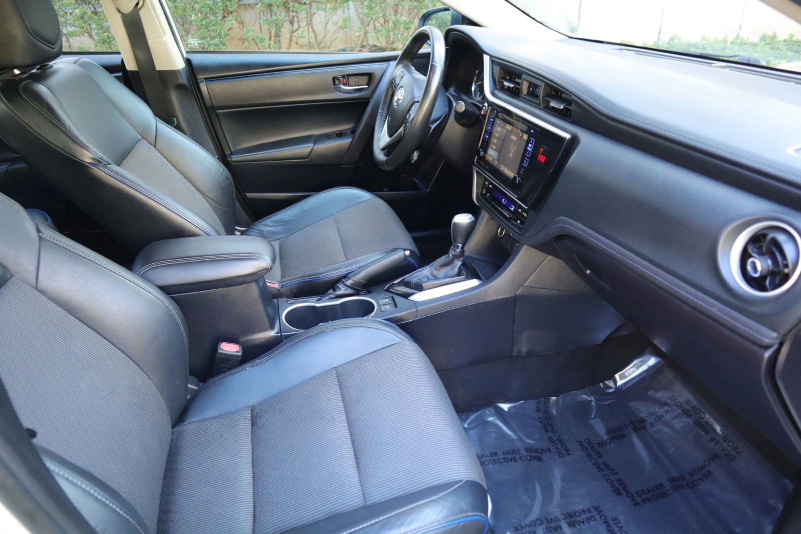 Used 2018 Toyota Corolla SE w/ SE Premium Package FWD image 29