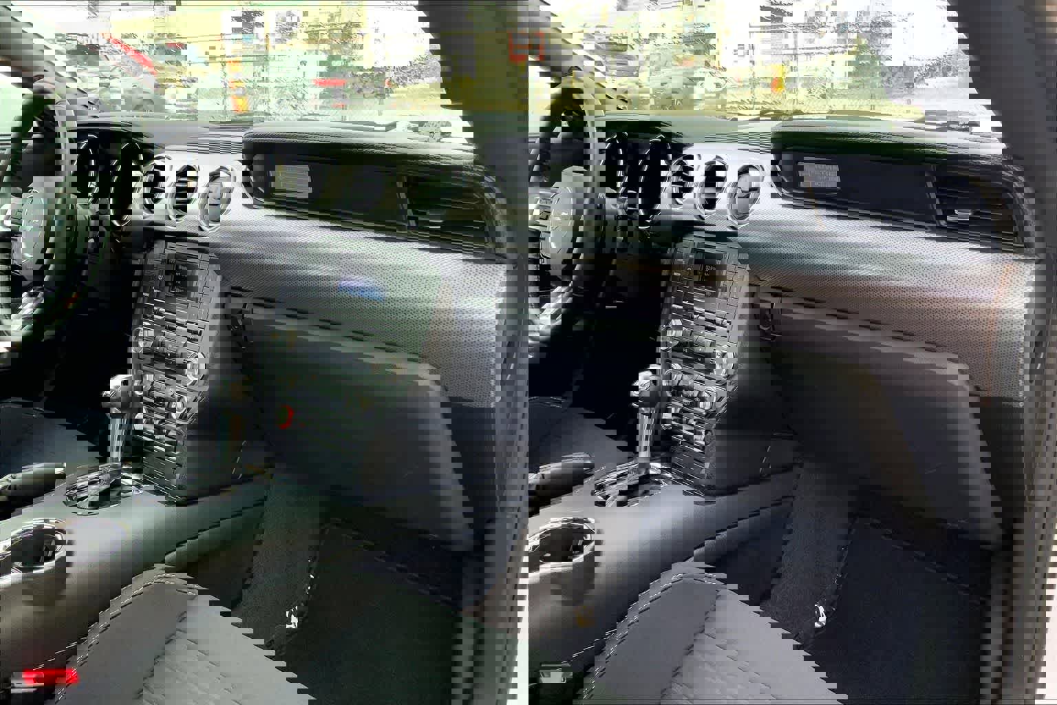 Used 2017 Ford Mustang EcoBoost image 21