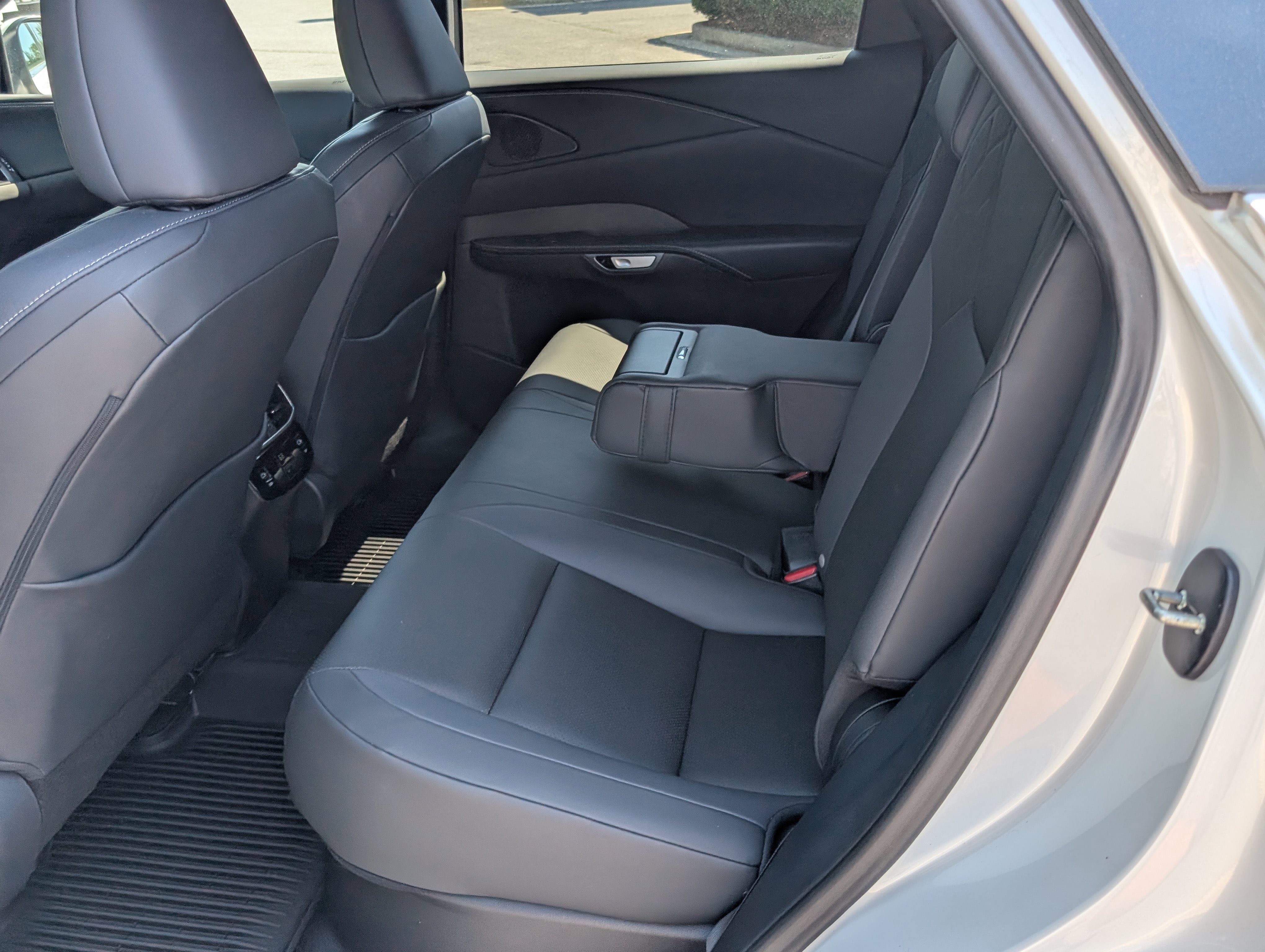 Used 2023 Lexus RX 350 Premium w/ Accessory Package AWD/4WD image 14