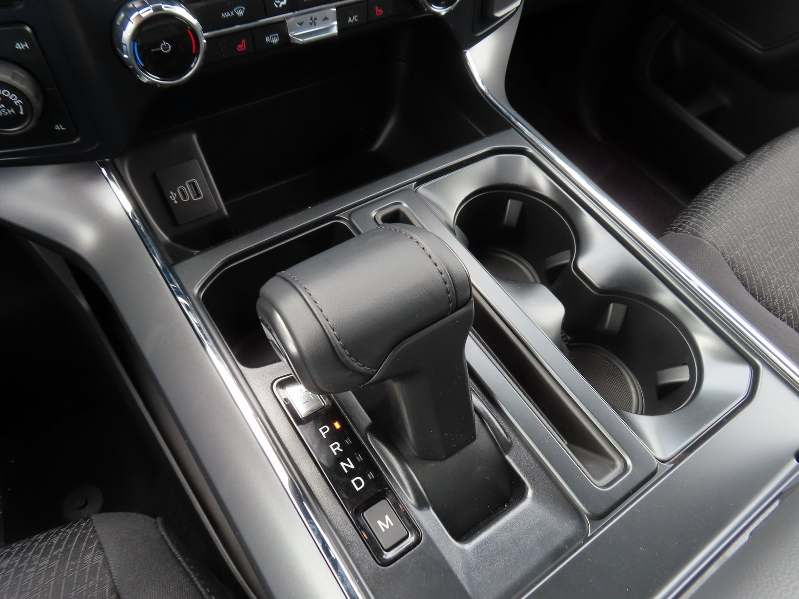 New 2026 Ford F150 XLT w/ Equipment Group 302A MID image 15