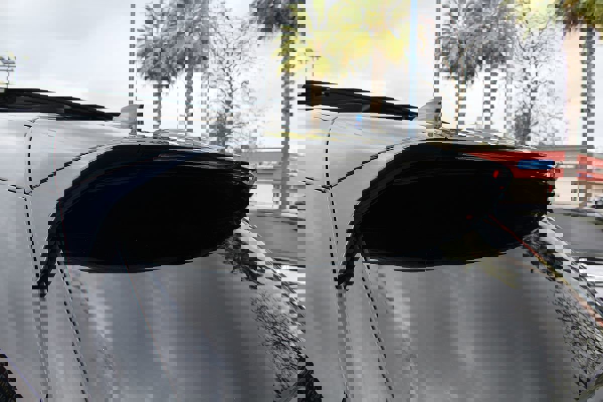 Used 2021 Land Rover Range Rover Velar R-Dynamic S image 18