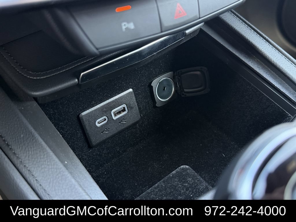 Used 2025 Cadillac XT4 Premium Luxury FWD image 22