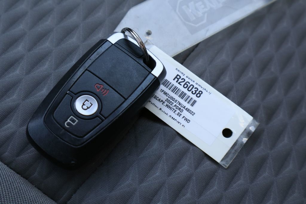 Used 2022 Ford Escape SE image 30