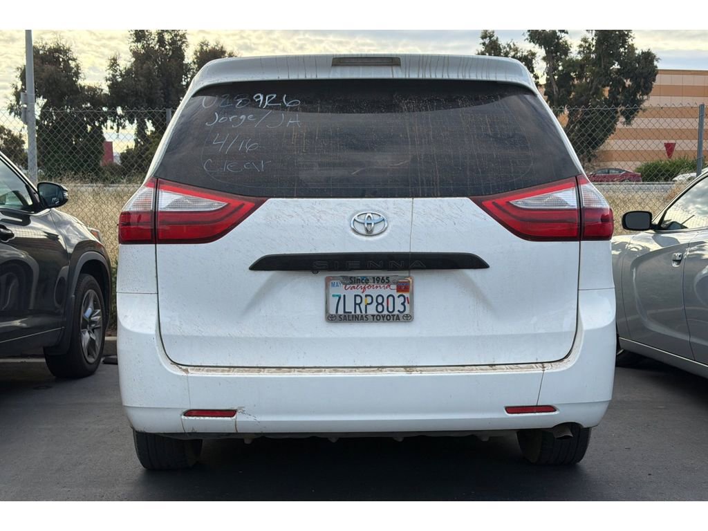 Used 2015 Toyota Sienna L image 6