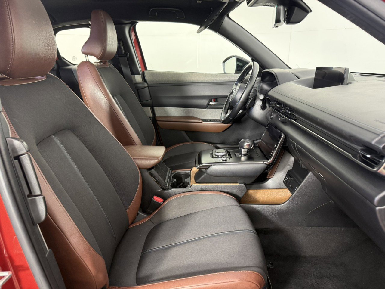 Used 2022 MAZDA MX-30 Electric w/ Premium Plus Pkg image 10