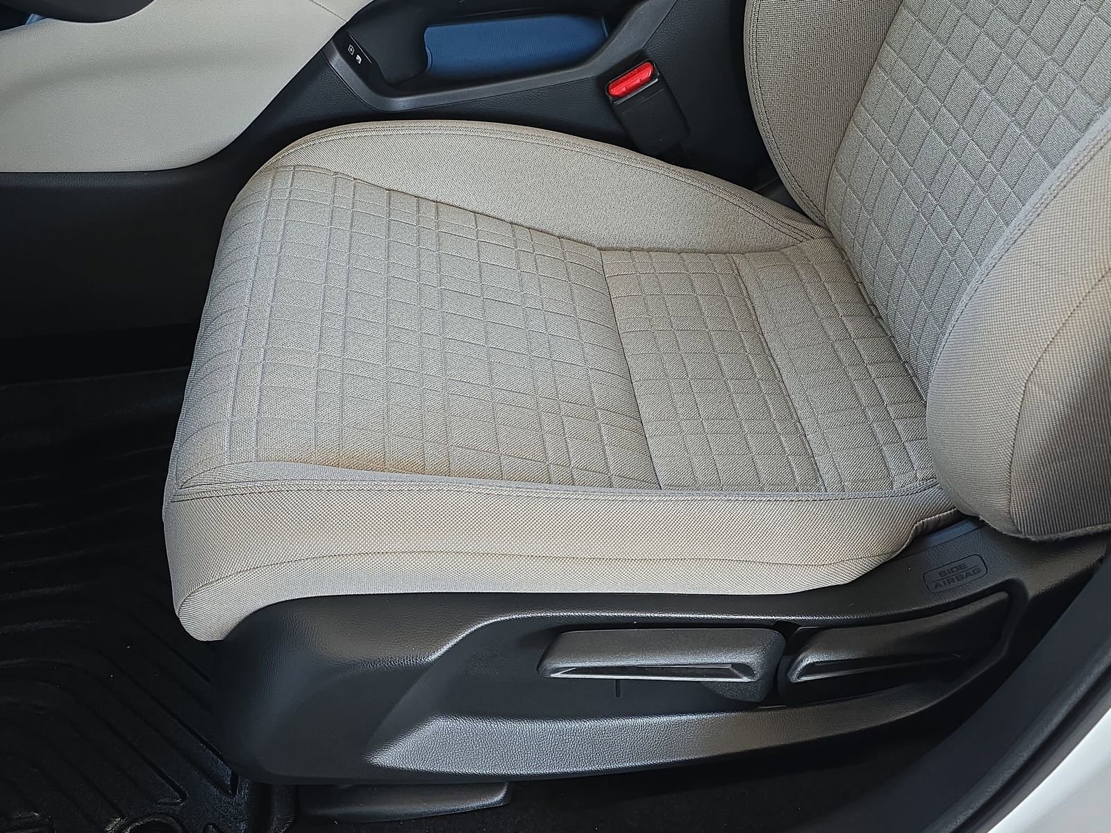 Certified 2025 Honda HR-V LX image 26