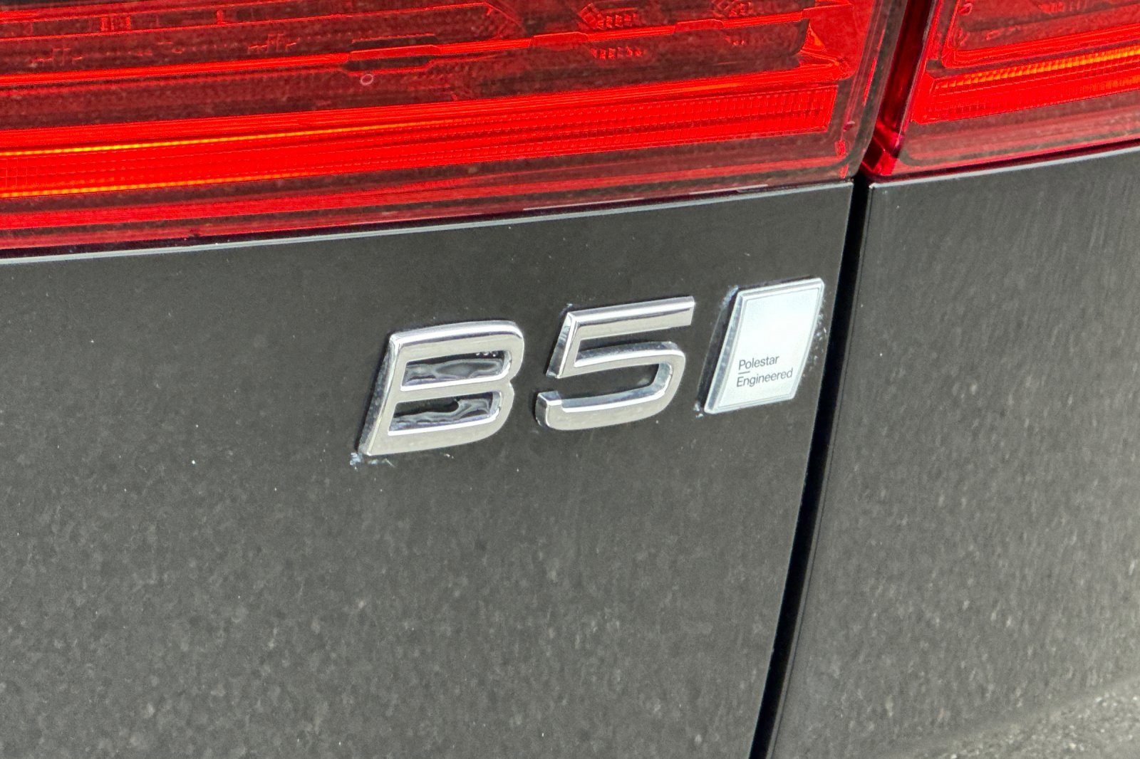 Used 2023 Volvo XC60 B5 Ultimate w/ Climate Package image 34