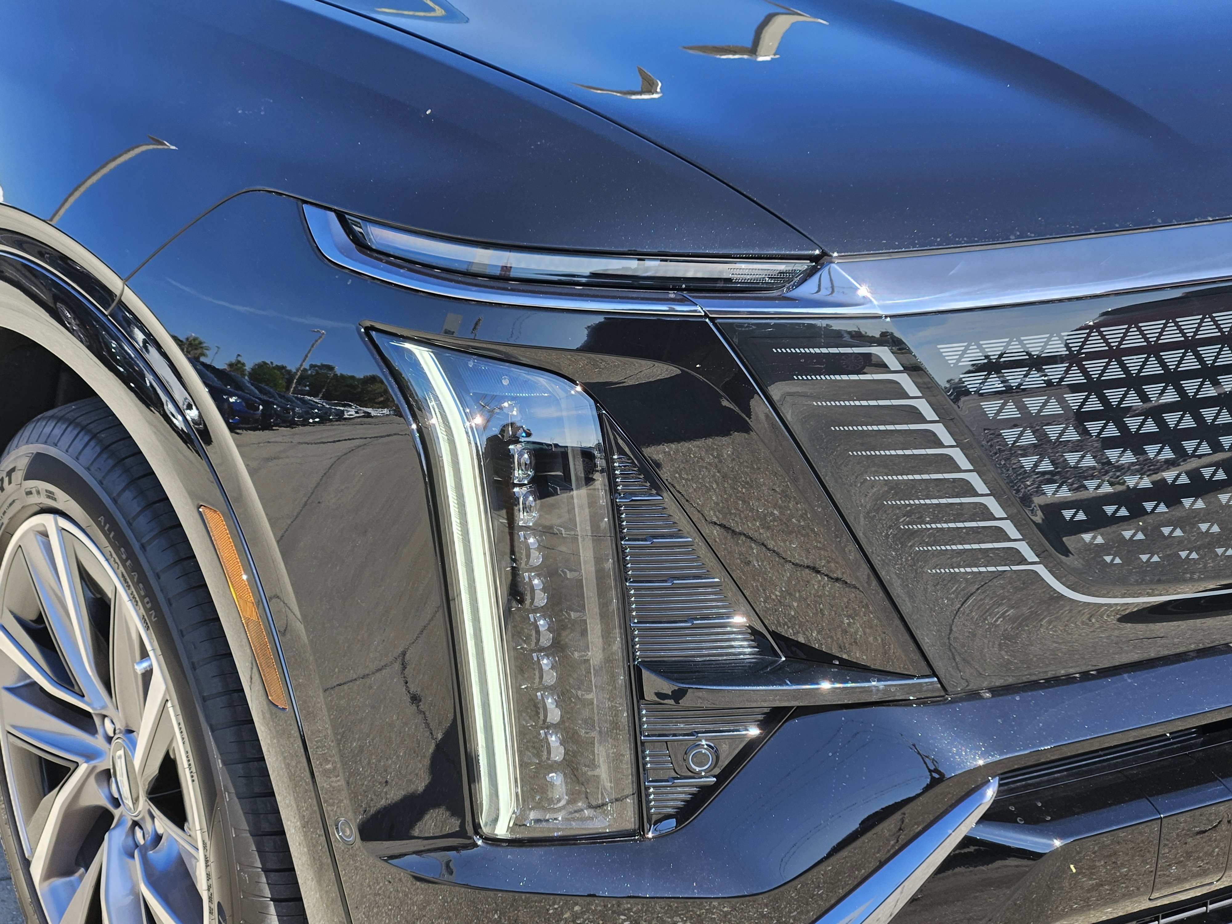 New 2026 Cadillac Vistiq Sport w/ LPO, Floor Liner Package image 9