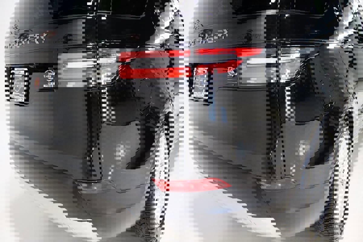 Used 2018 Land Rover Discovery HSE image 9