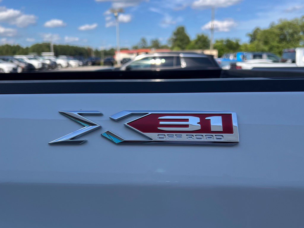 New 2026 GMC Sierra 1500 SLT w/ SLT Premium Plus Package AWD/4WD image 9