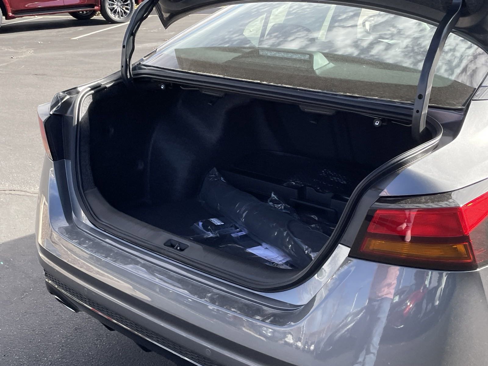 New 2025 Nissan Altima 2.5 SR image 8