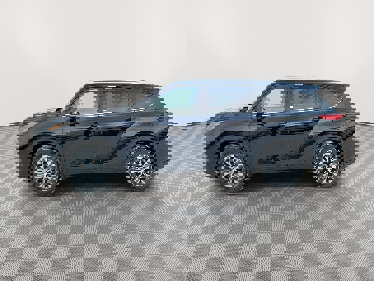 Used 2023 Toyota Highlander XLE image 5