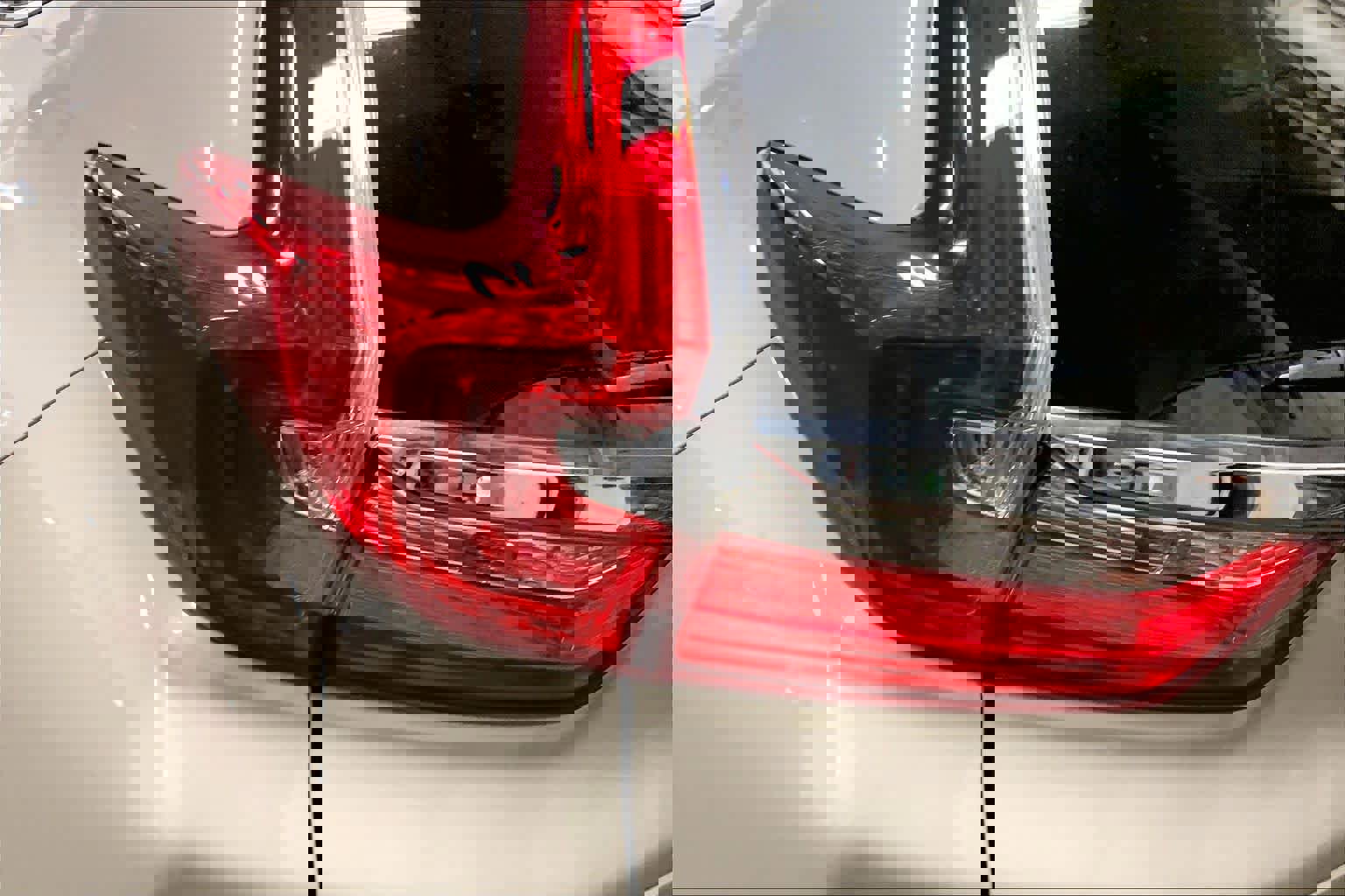 Used 2018 Honda CR-V Touring image 28