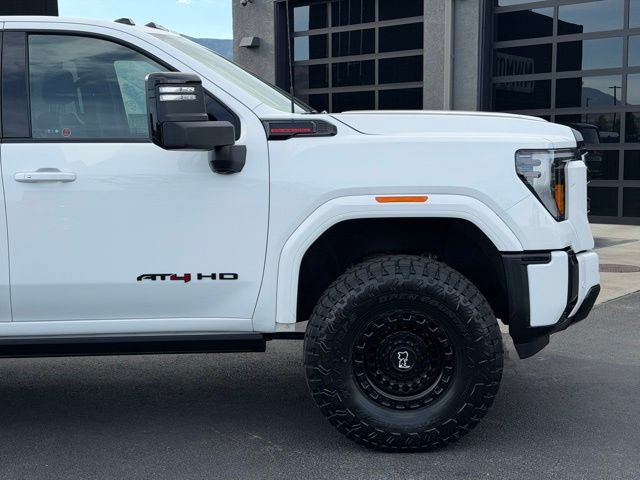 Used 2024 GMC Sierra 3500 AT4 w/ AT4 Premium Plus Package AWD/4WD image 3