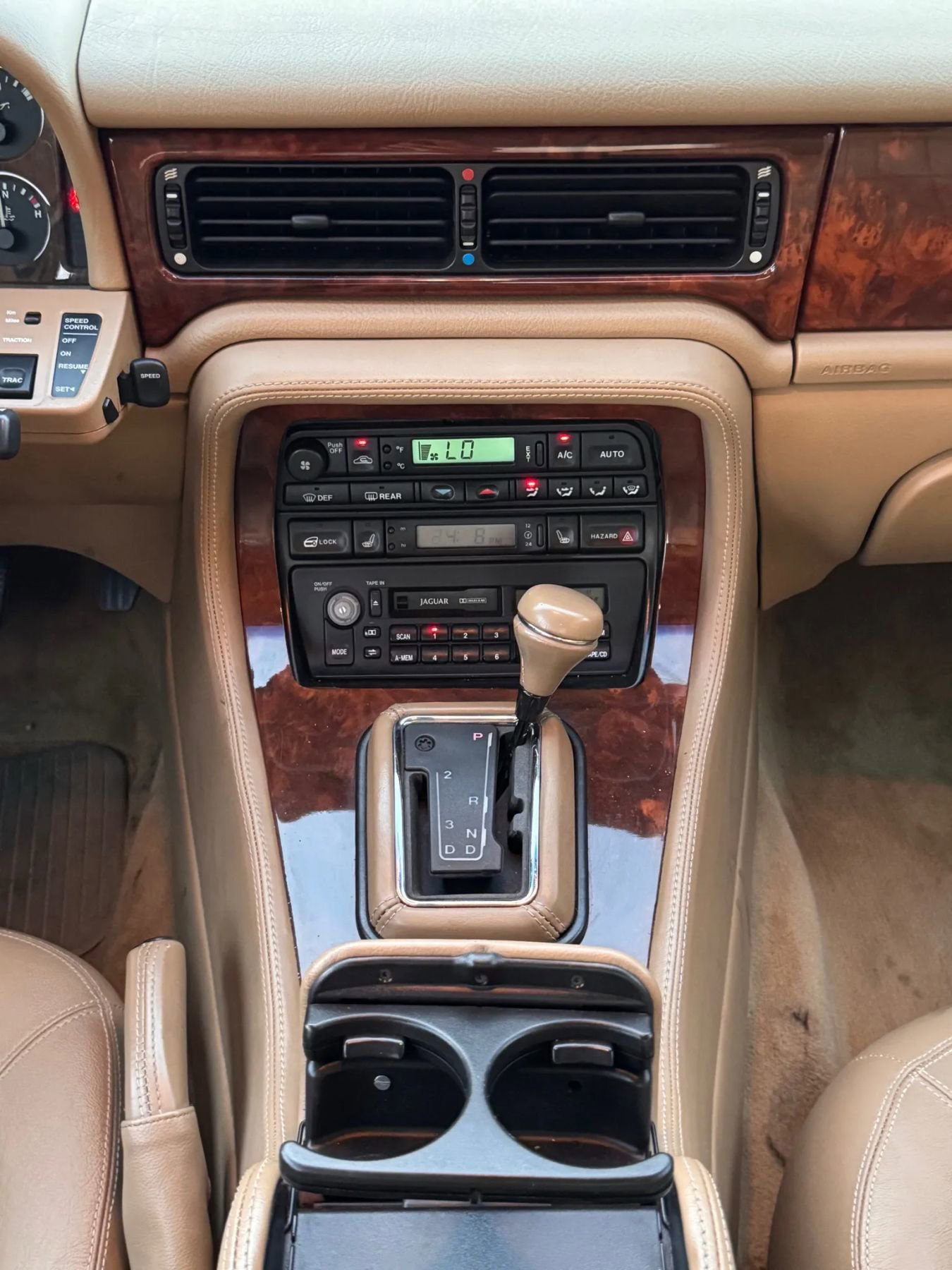 Used 1997 Jaguar XJ6 L image 14