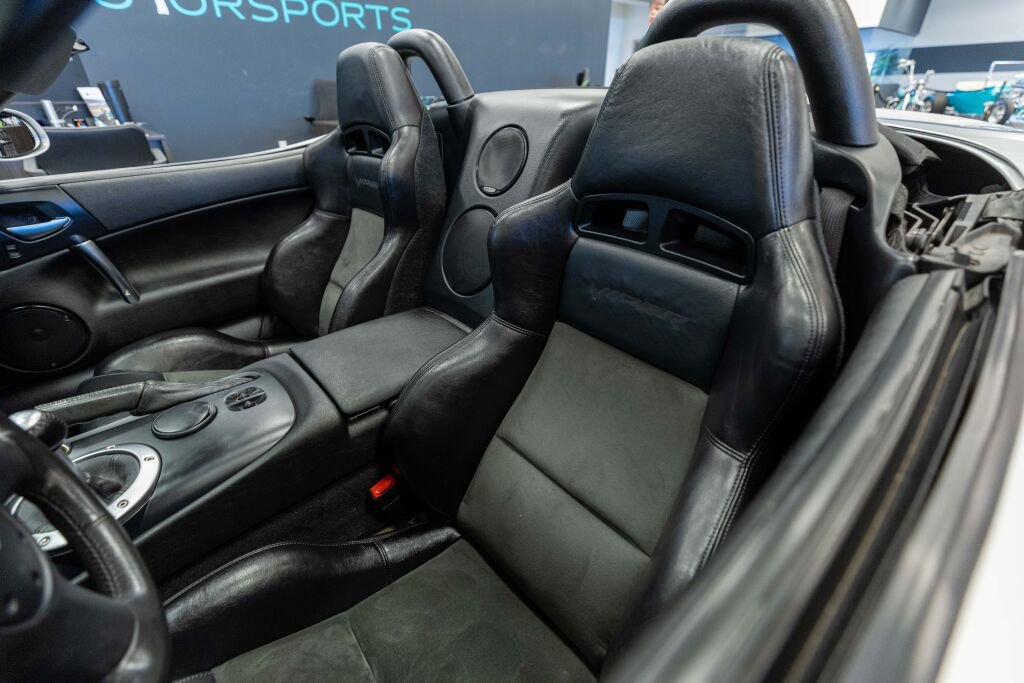 Used 2003 Dodge Viper SRT-10 image 12
