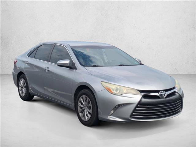 Used 2016 Toyota Camry LE FWD image 3