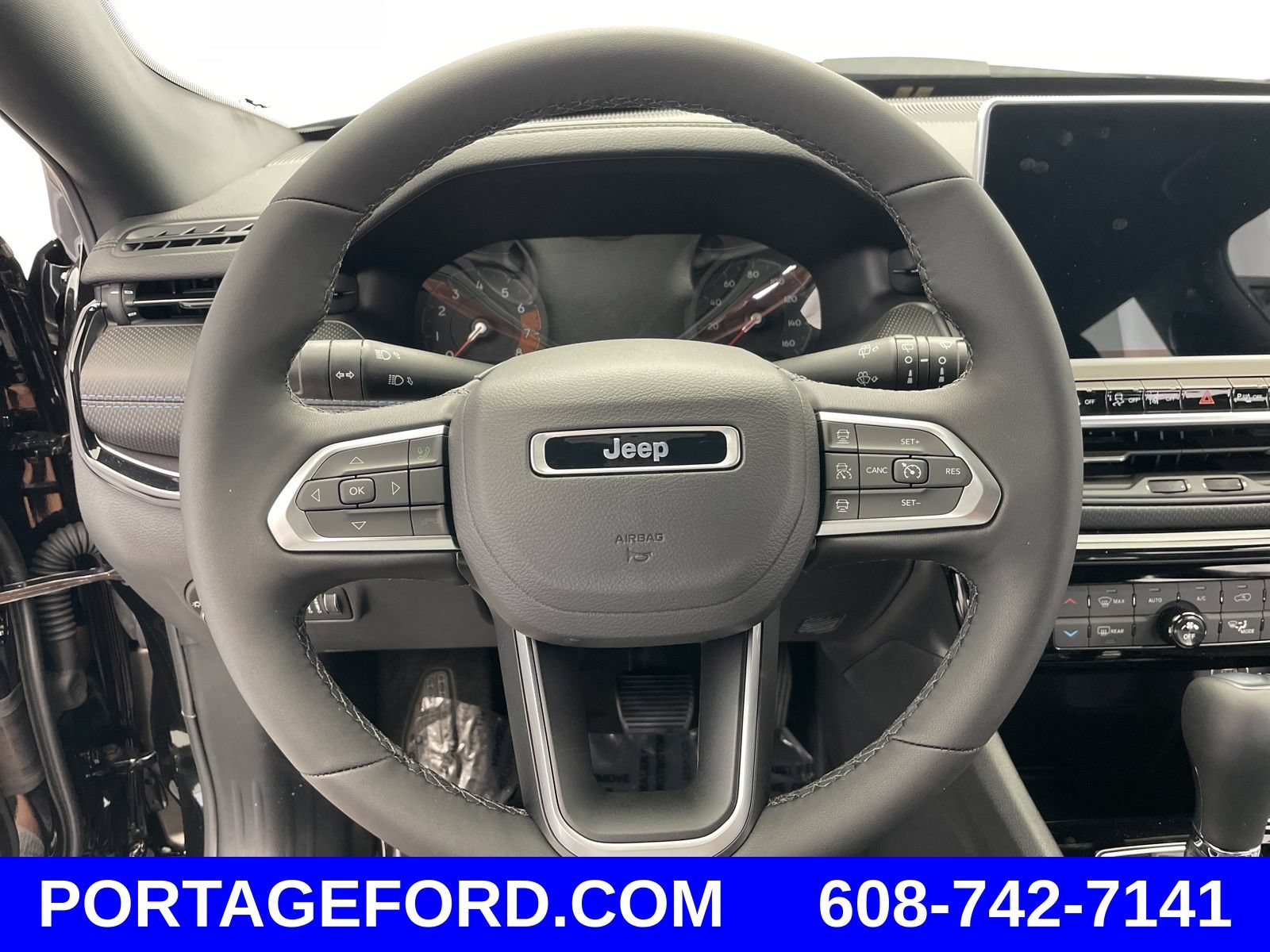 New 2025 Jeep Compass Limited w/ Sun & Sound Group AWD/4WD image 10