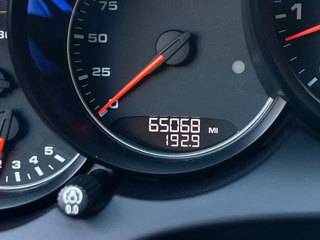 Used 2018 Porsche Cayenne Platinum Edition image 25