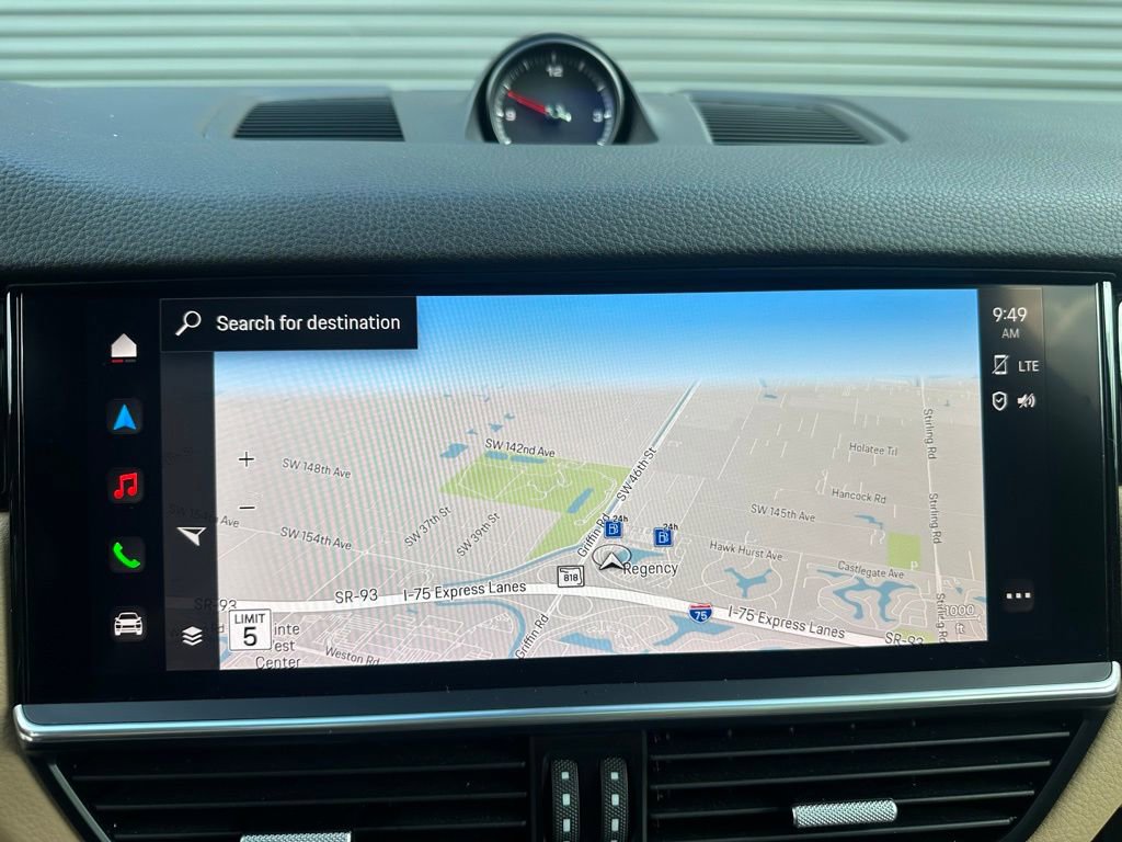 Certified 2023 Porsche Cayenne Platinum Edition image 31