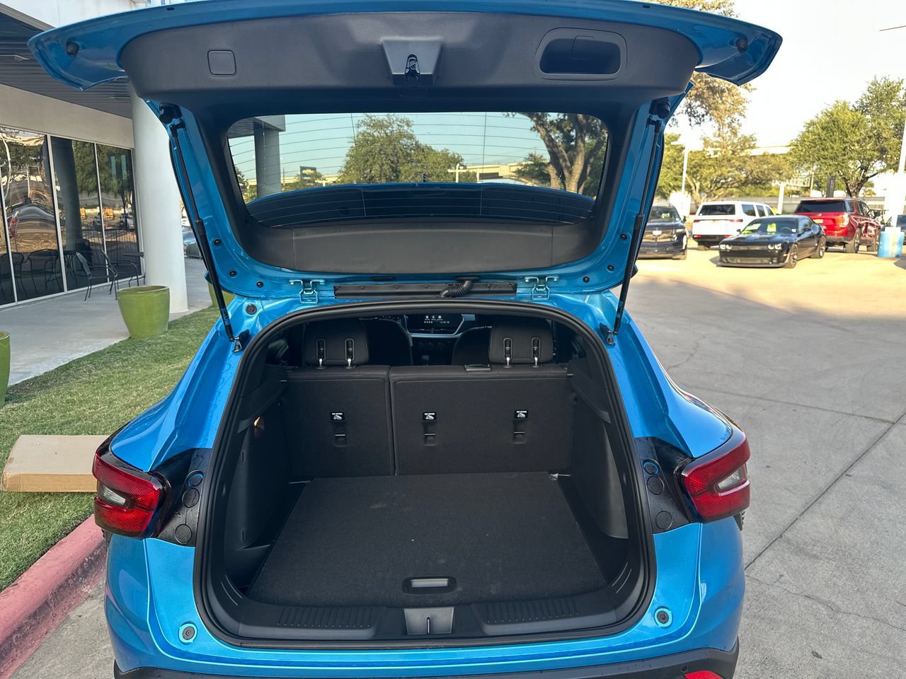 New 2026 Chevrolet Trax RS w/ Sunroof Package FWD image 25