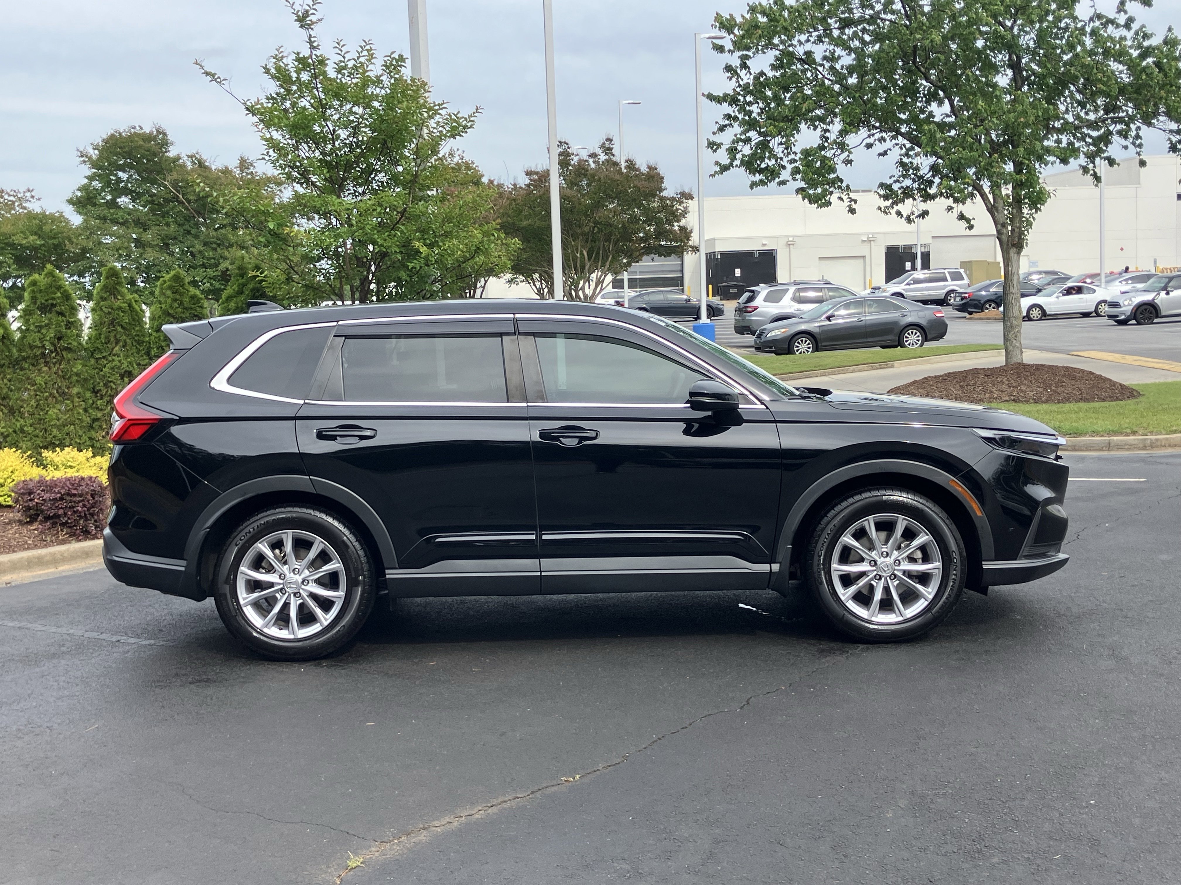 Used 2023 Honda CR-V EX image 11
