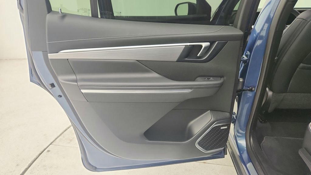 Certified 2025 Buick Enclave Preferred image 27