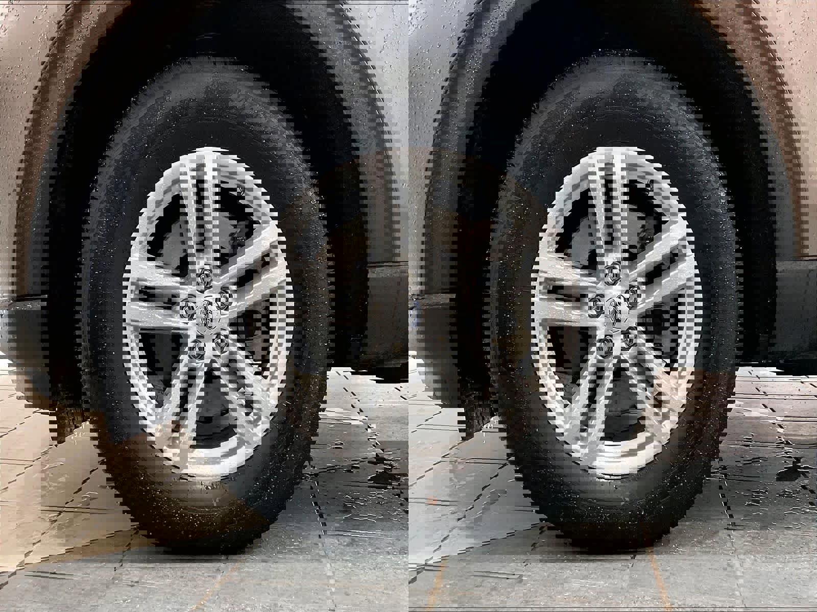 Used 2021 Ford Explorer XLT w/ Equipment Group 202A AWD/4WD image 7