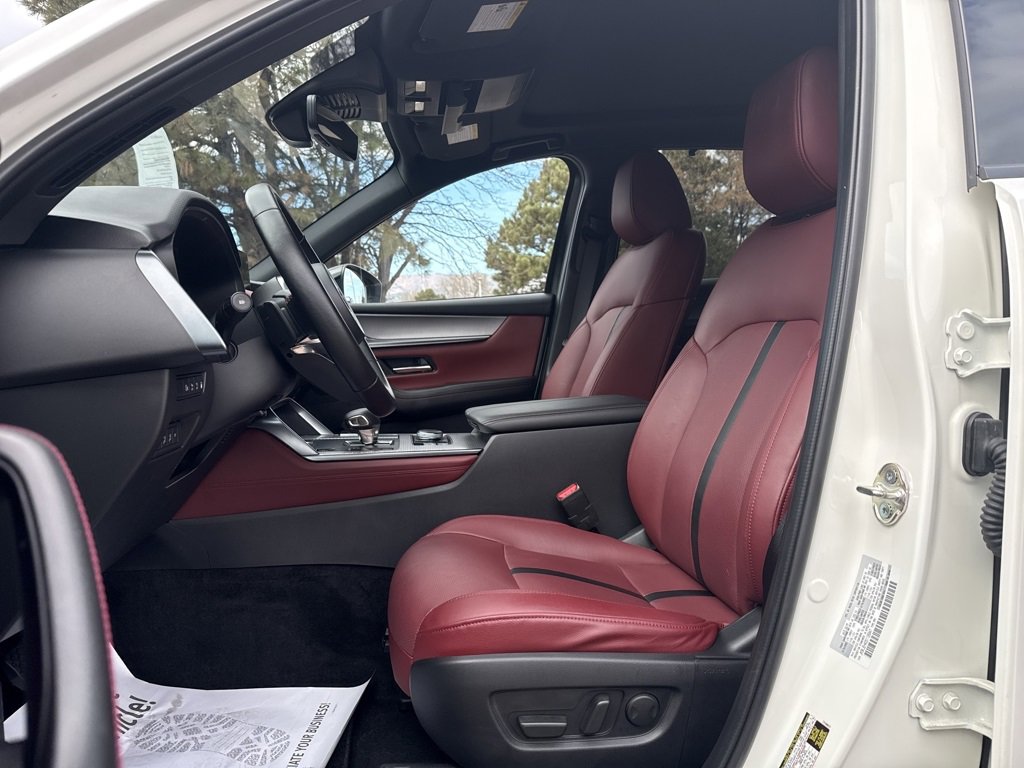 Used 2025 MAZDA CX-70 Plug-In Hybrid w/ Premium Plus image 11