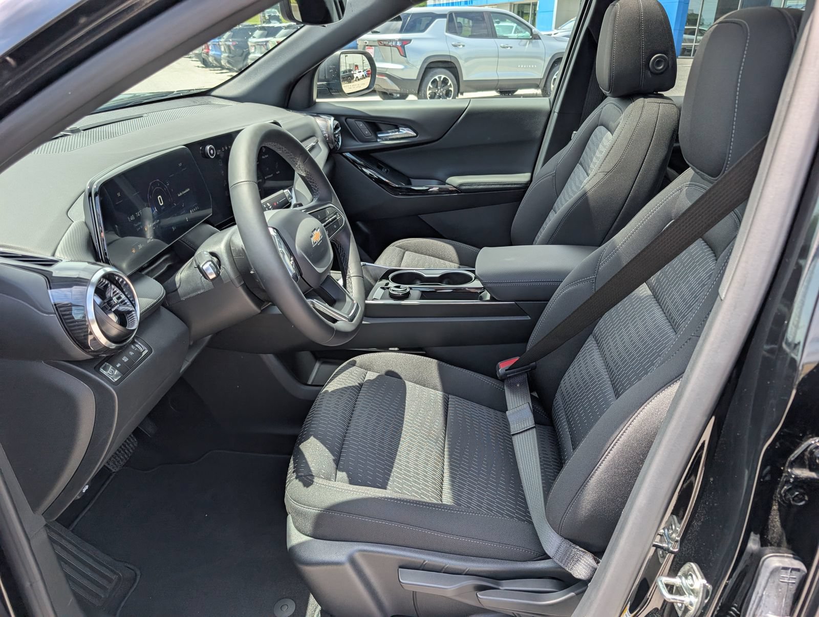 New 2026 Chevrolet Equinox LT w/ Safety and Technology Package AWD/4WD image 11