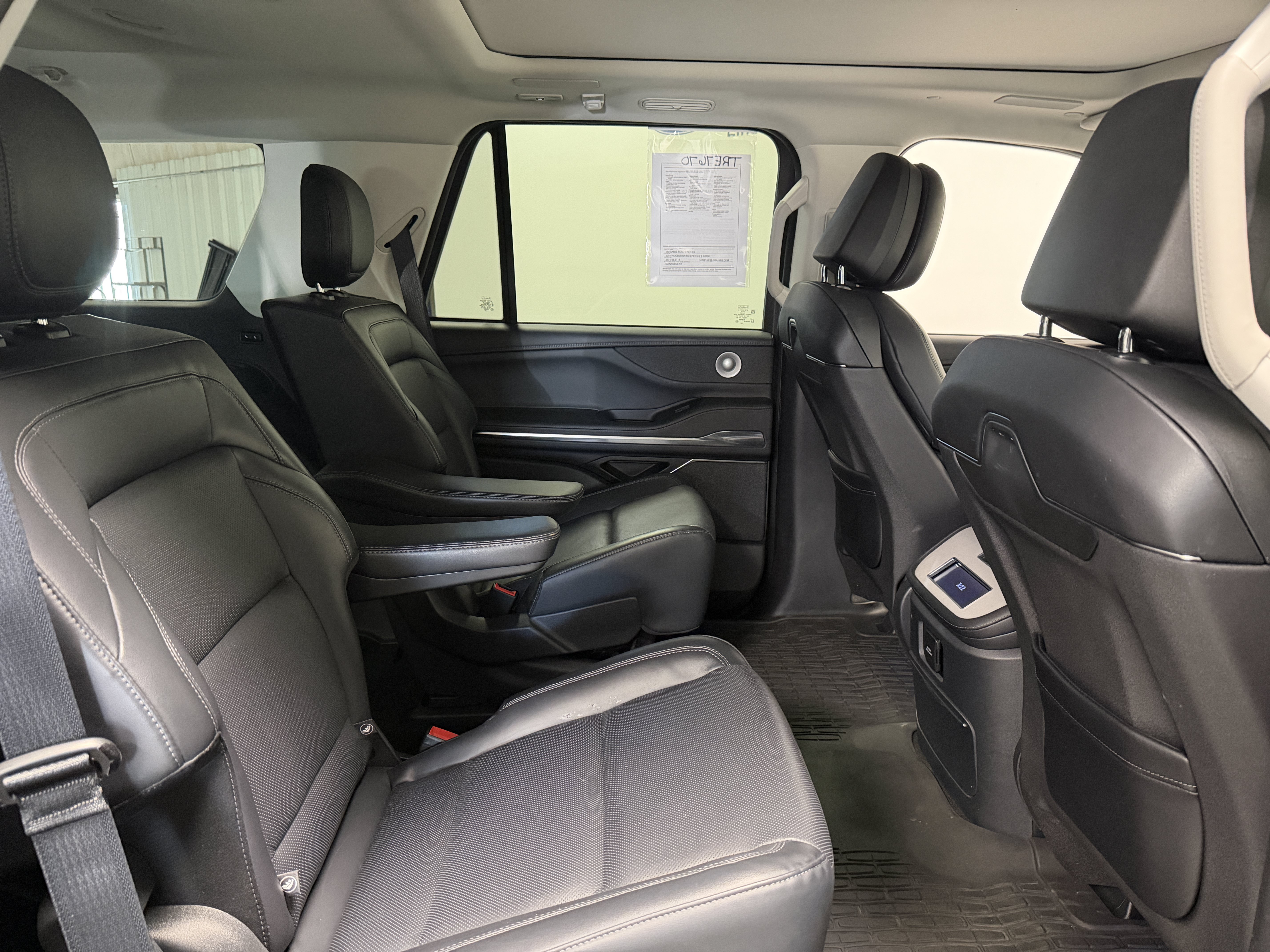 Used 2025 Lincoln Navigator Reserve AWD/4WD image 24