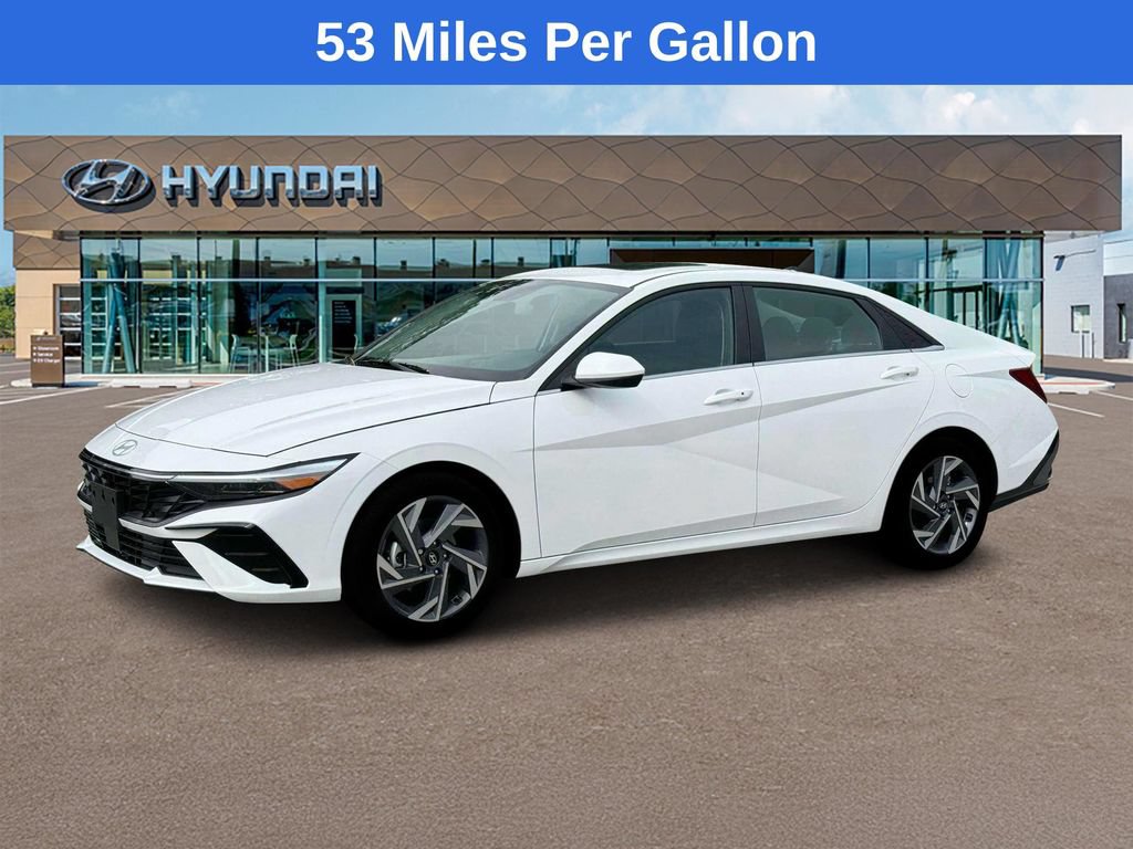 Used 2025 Hyundai Elantra SEL w/ Cargo Package FWD image 2