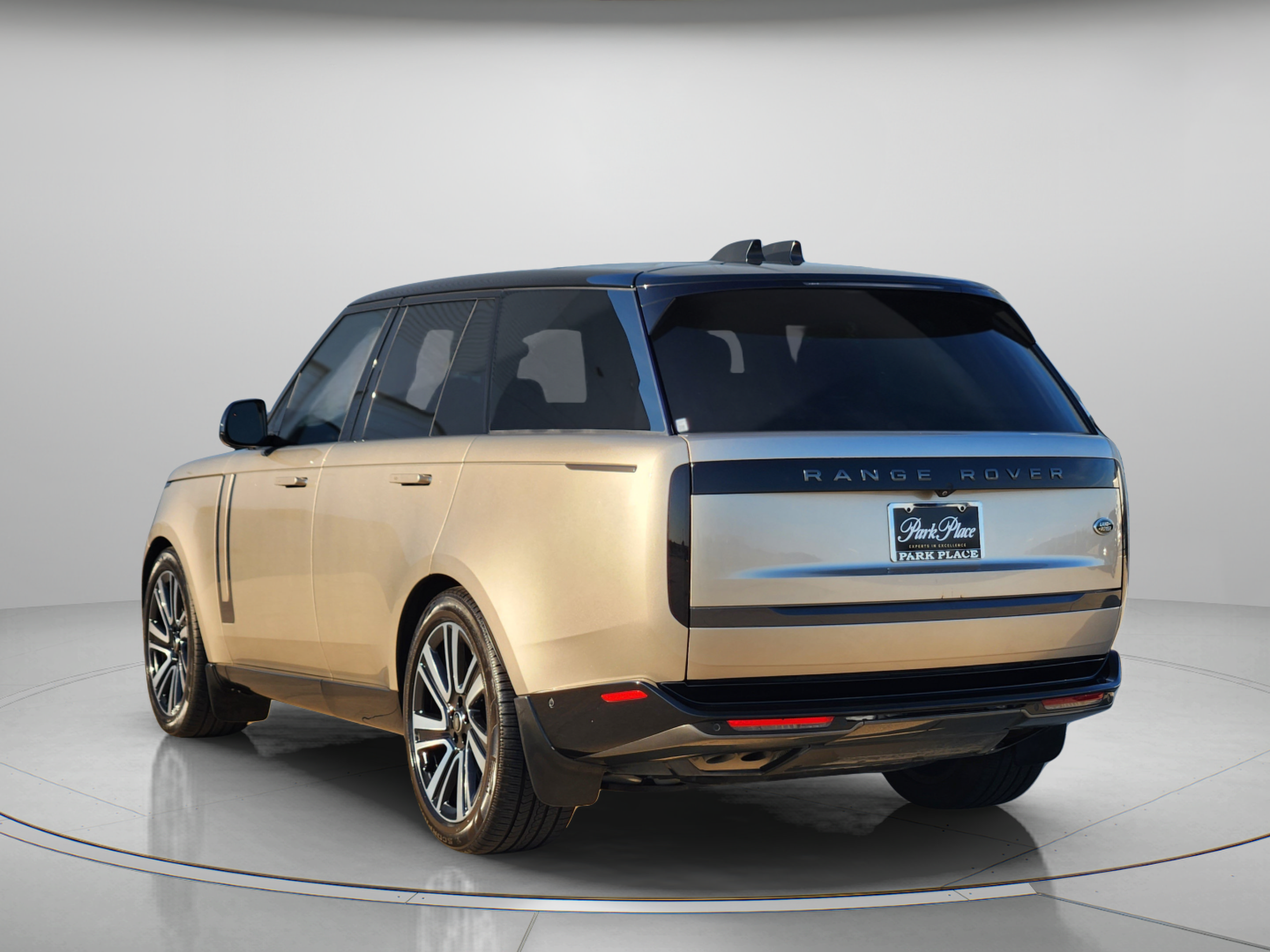Certified 2023 Land Rover Range Rover SE AWD/4WD image 3