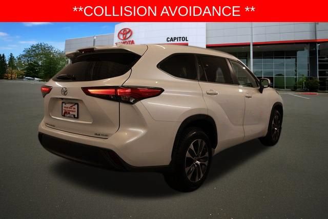 Used 2023 Toyota Highlander XLE AWD/4WD image 4