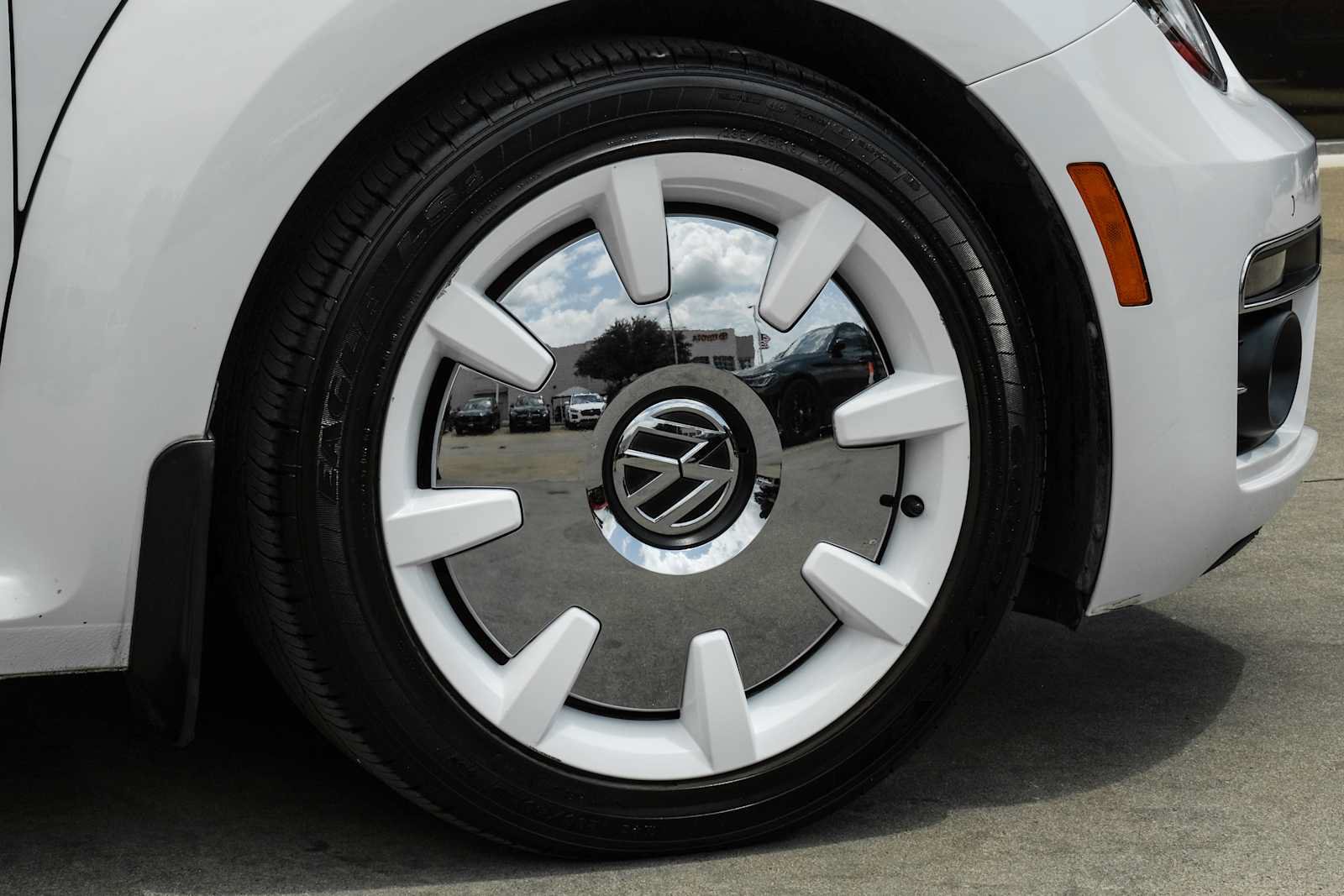 Used 2019 Volkswagen Beetle 2.0T Final Edition SEL FWD image 49
