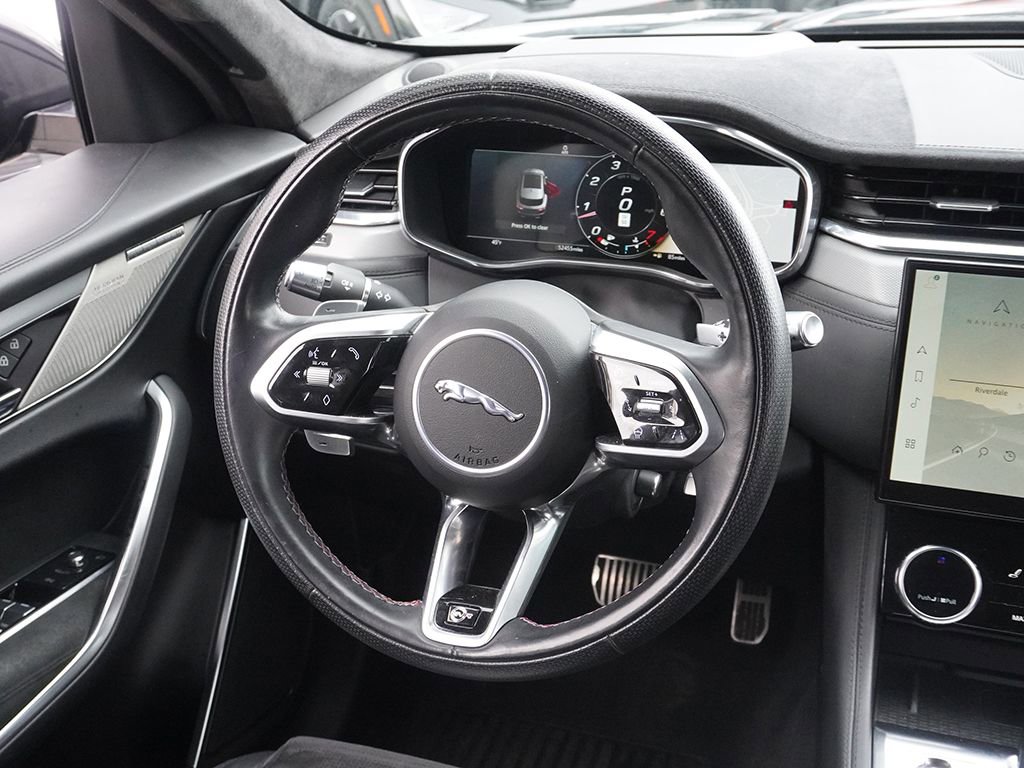 Used 2022 Jaguar F-PACE SVR image 34