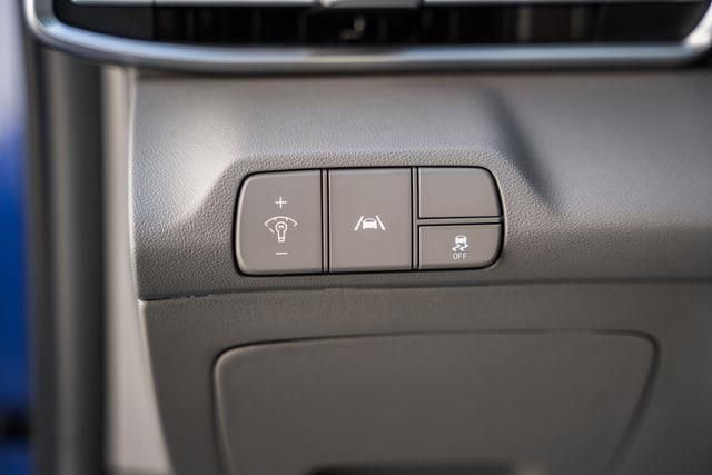 Used 2022 Hyundai Elantra SEL image 30