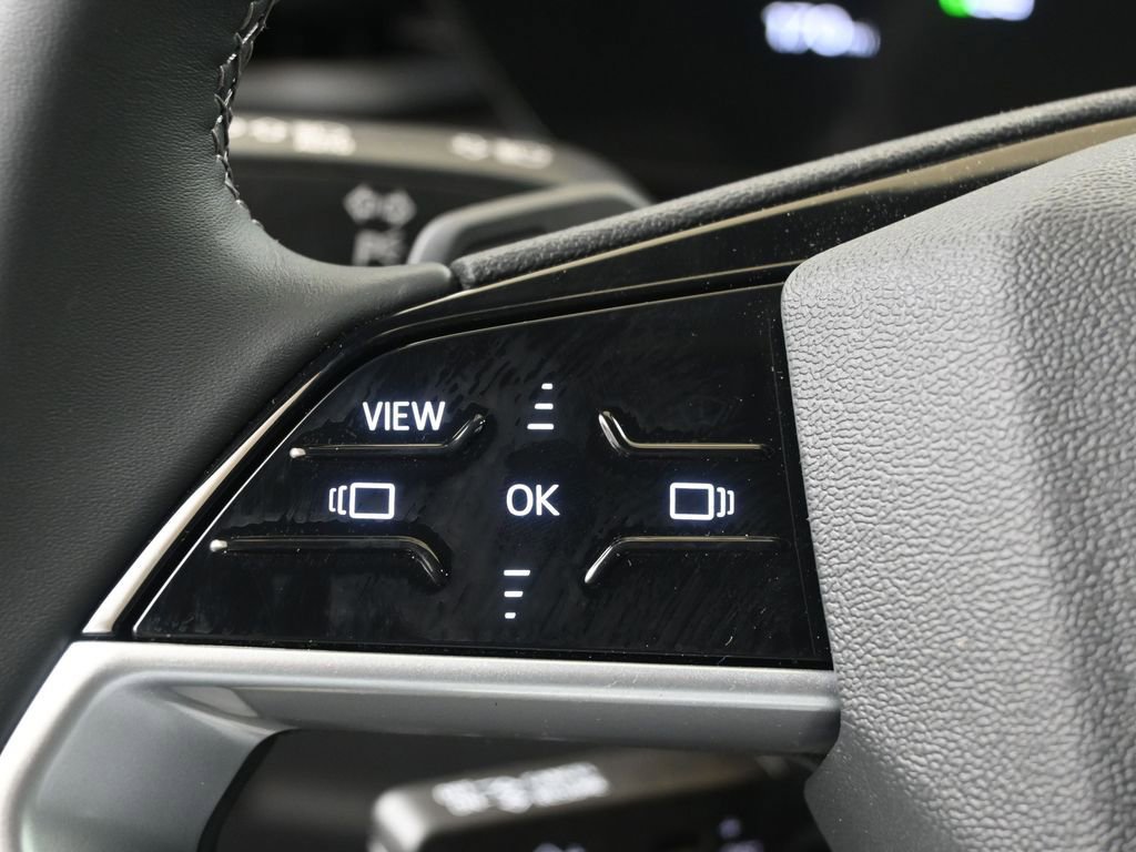 Used 2025 Audi Q5 Premium w/ Convenience Package image 26