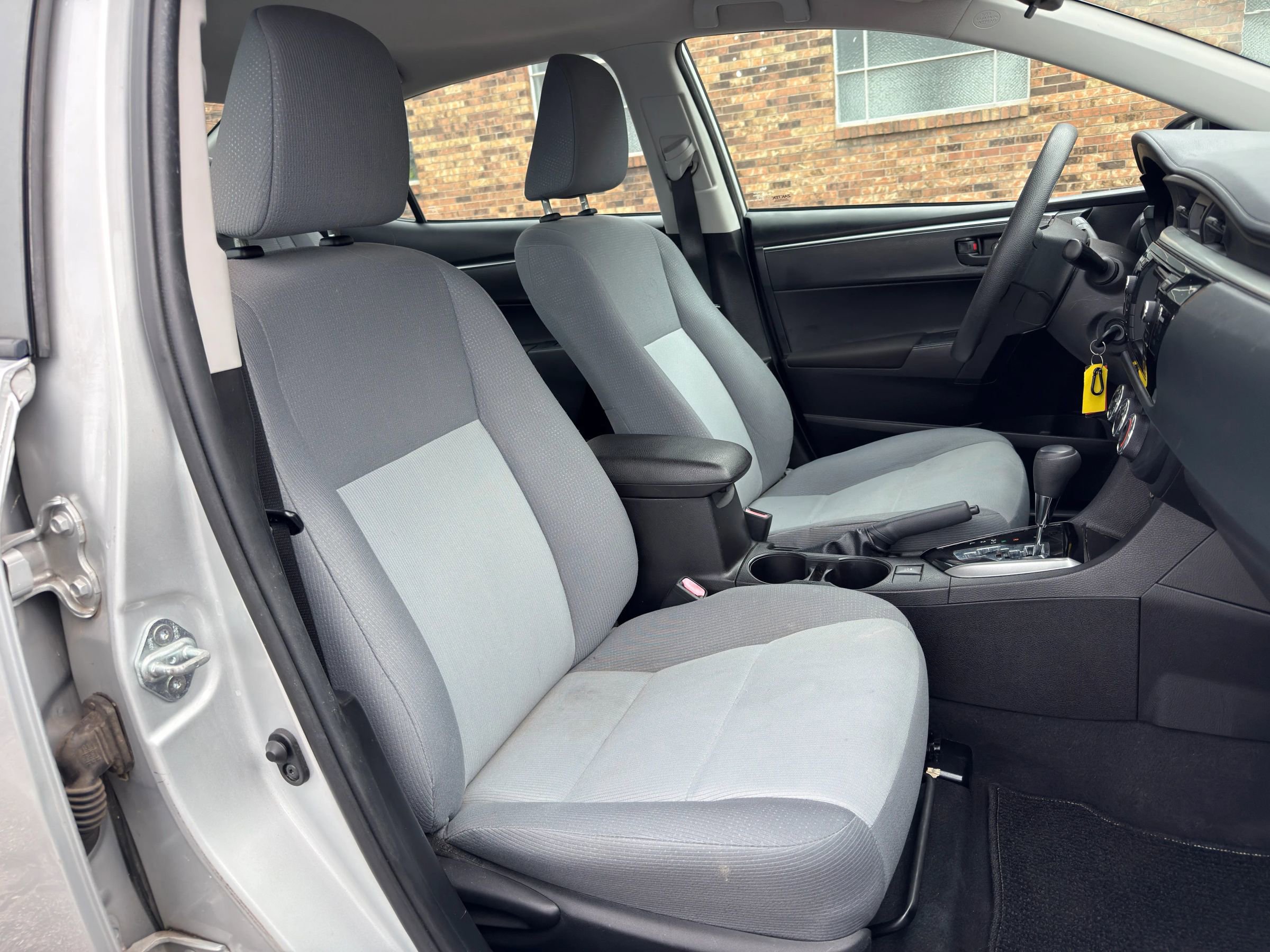 Used 2016 Toyota Corolla L FWD image 19