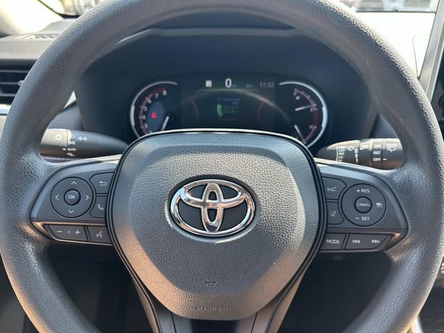 Used 2025 Toyota RAV4 XLE FWD image 26