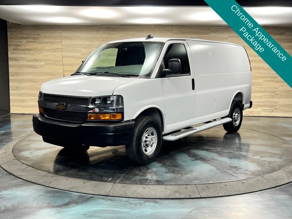 Used 2025 Chevrolet Express 2500 w/ Driver Convenience Package RWD image 5