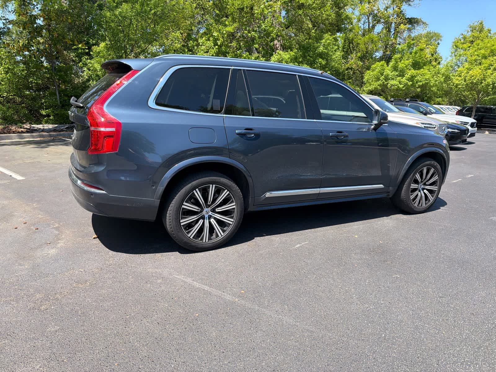 Used 2023 Volvo XC90 B6 Plus image 16