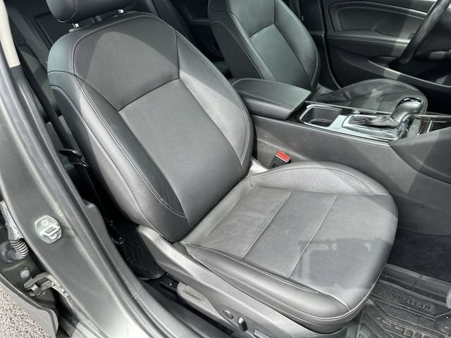 Used 2018 Buick Regal Essence w/ Driver Confidence Package #1 AWD/4WD image 26