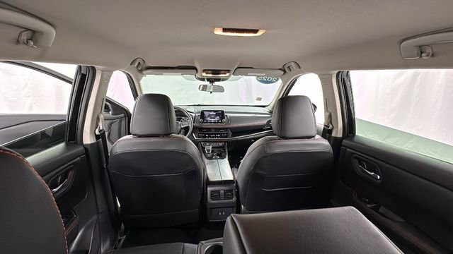 Certified 2025 Nissan Rogue SV AWD/4WD image 18