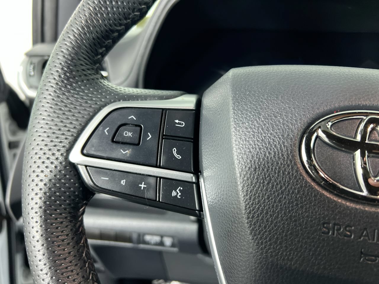 Used 2023 Toyota Sienna XSE FWD image 12