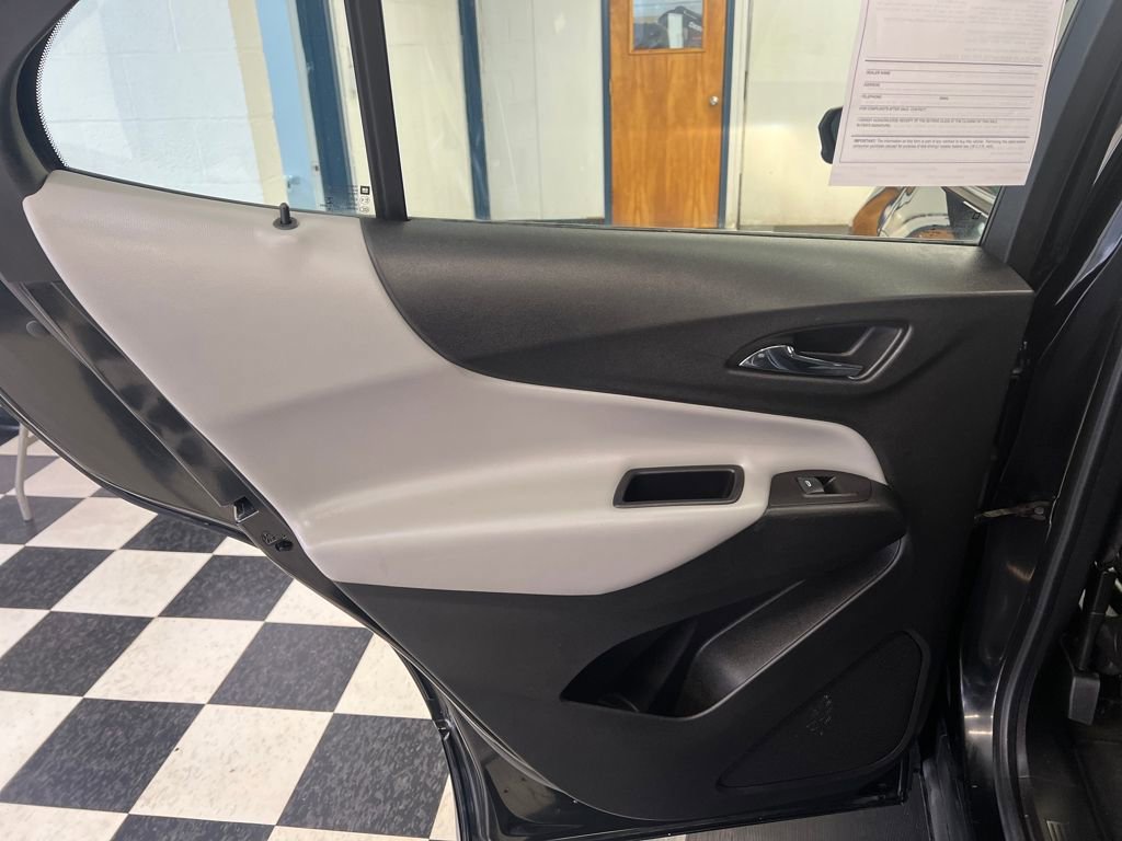 Used 2018 Chevrolet Equinox LS image 37